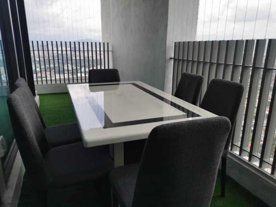 The Luxe, Klcc By Ch Homes Kuala Lumpur Luaran gambar